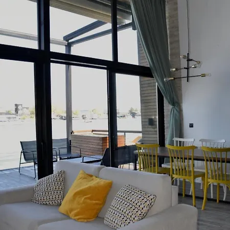 Дом отдыха Ritual Splav Белград